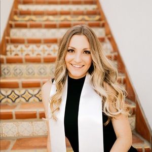 Meet your Posher, Carissa